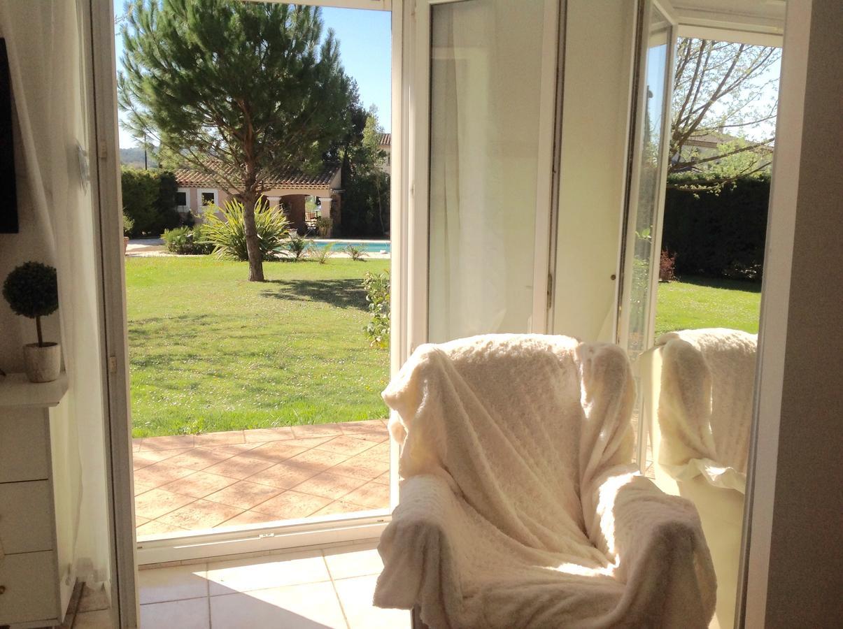 B&B Les Muscades Saint-Etienne-du-Gres Ngoại thất bức ảnh