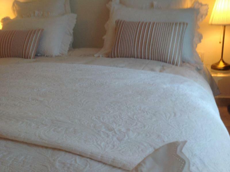 B&B Les Muscades Saint-Etienne-du-Gres Ngoại thất bức ảnh